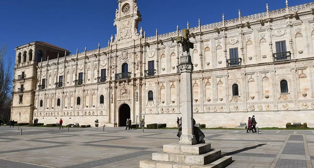 Circuit at Your Leisure through Galicia and the Former Kingdom of León