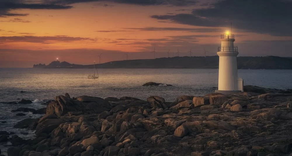 Fisterra Way from Santiago in Hostels and Traditional Galician Lodgings