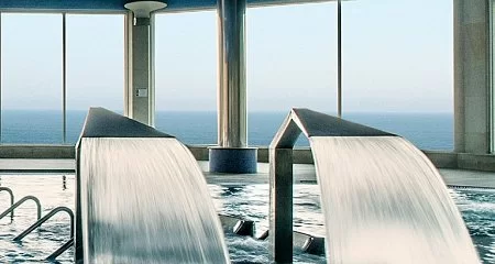 Modern spa with water jets in a luxury hotel in Galicia._153