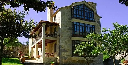 Private Circuit in Galicia's Rías Baixas with Charming Hotels and Pazos