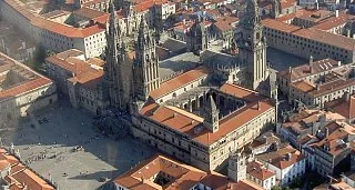 Thermal and Gastronomic Getaway in Santiago de Compostela