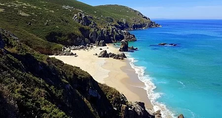 Wild beach on Costa da Morte with crystal-clear waters._152